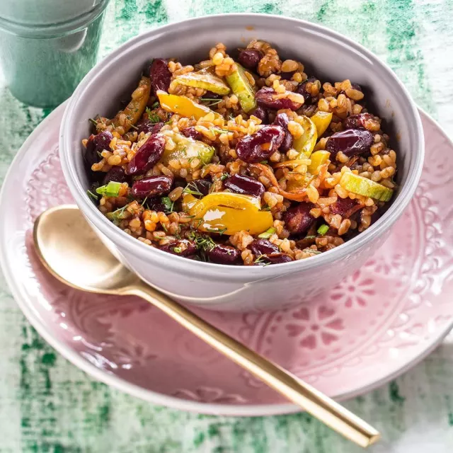 QIZIL LOVIYA VA SABZAVOTLI BULGUR